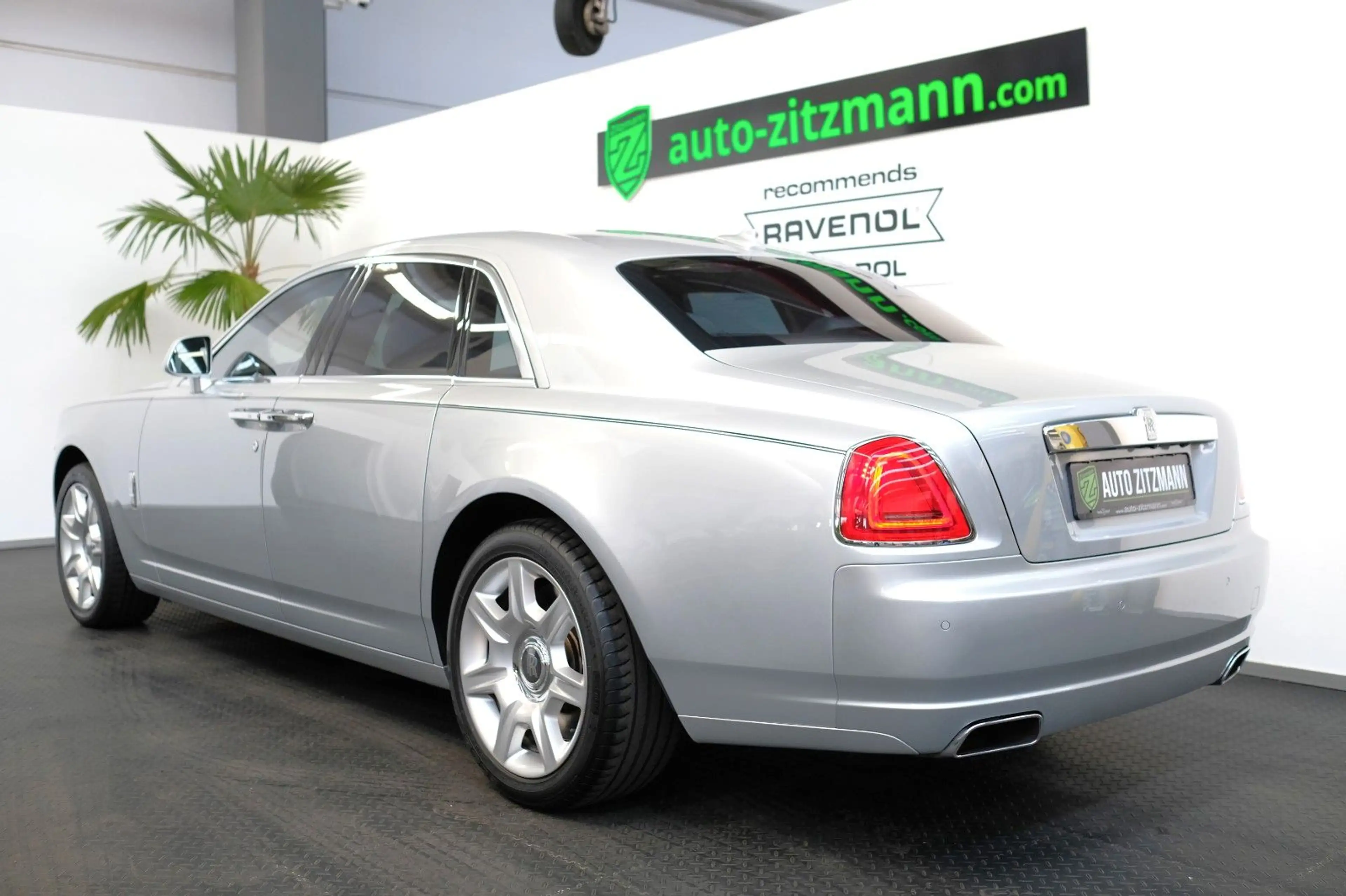Rolls-Royce Ghost Series II/PANORAMA/NIGHT/REAR-TV/BELÜFTUNG — photo 6
