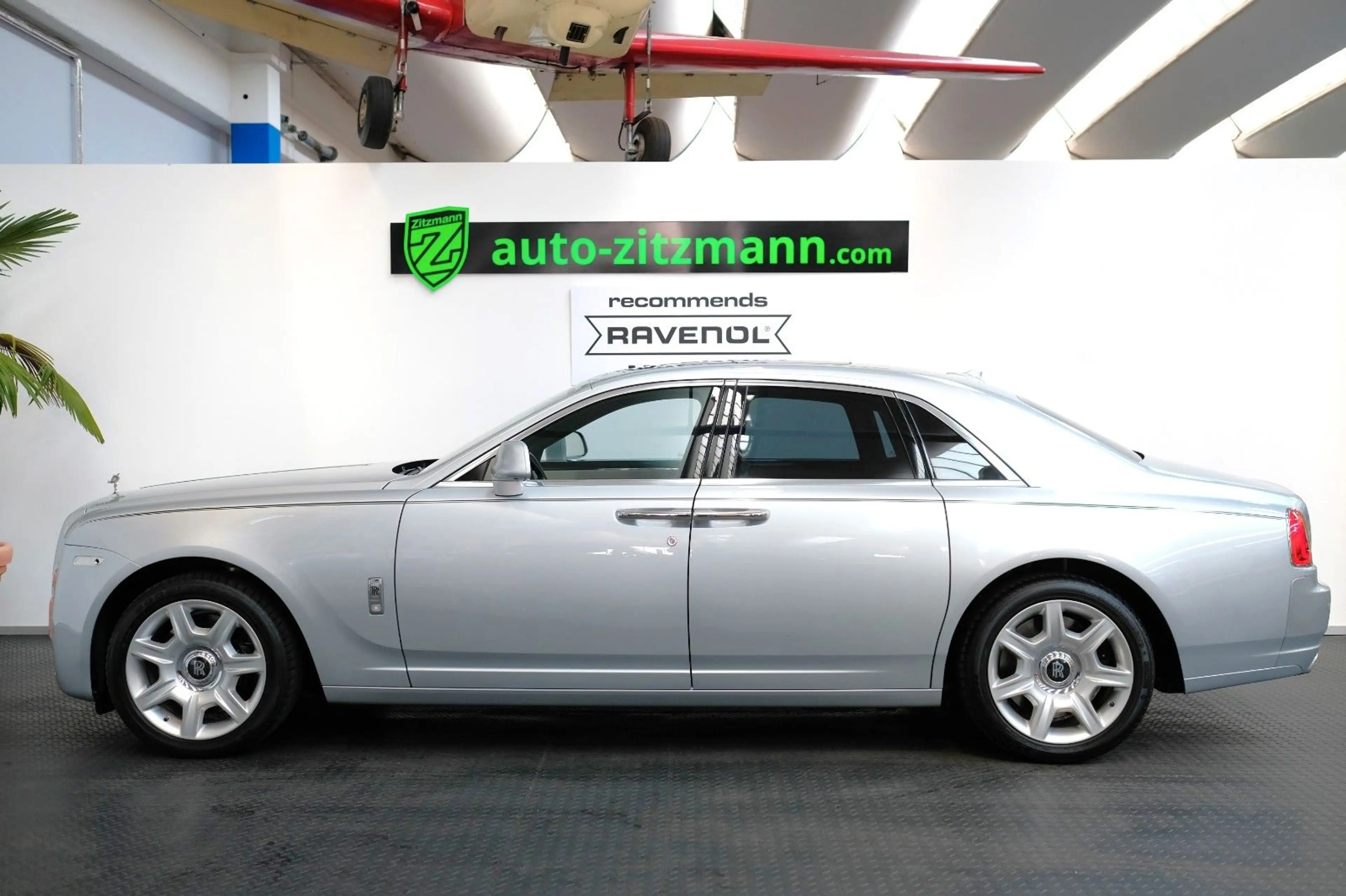 Rolls-Royce Ghost Series II/PANORAMA/NIGHT/REAR-TV/BELÜFTUNG — photo 8