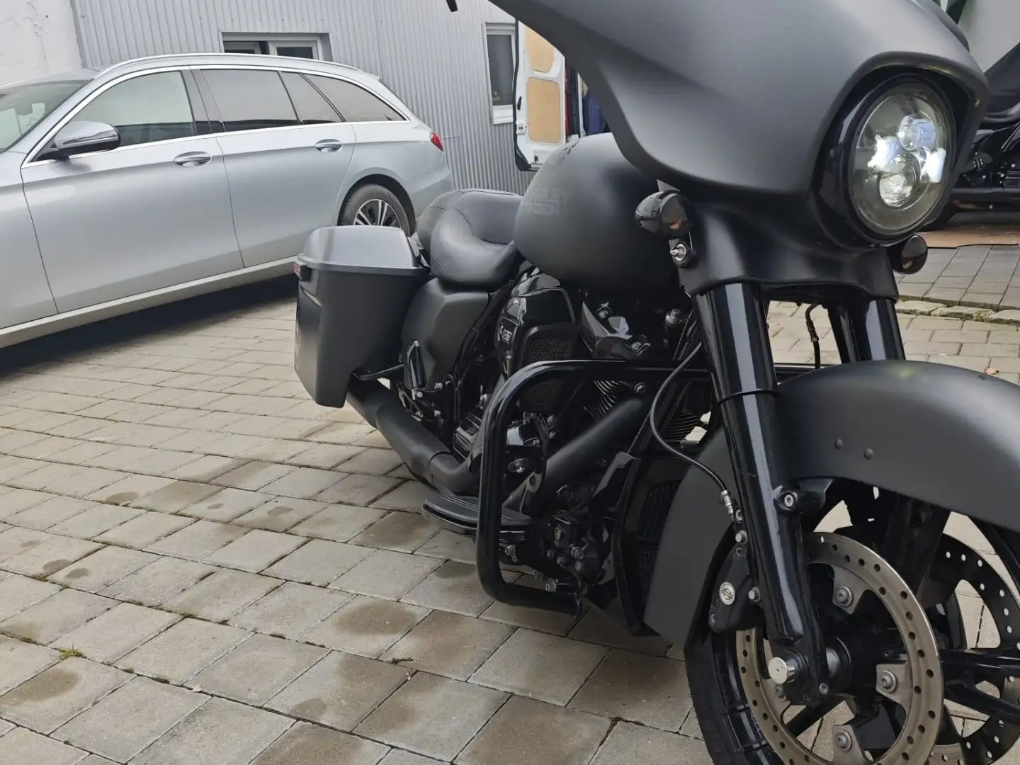 Harley-Davidson Street Glide Spezial Black - 1