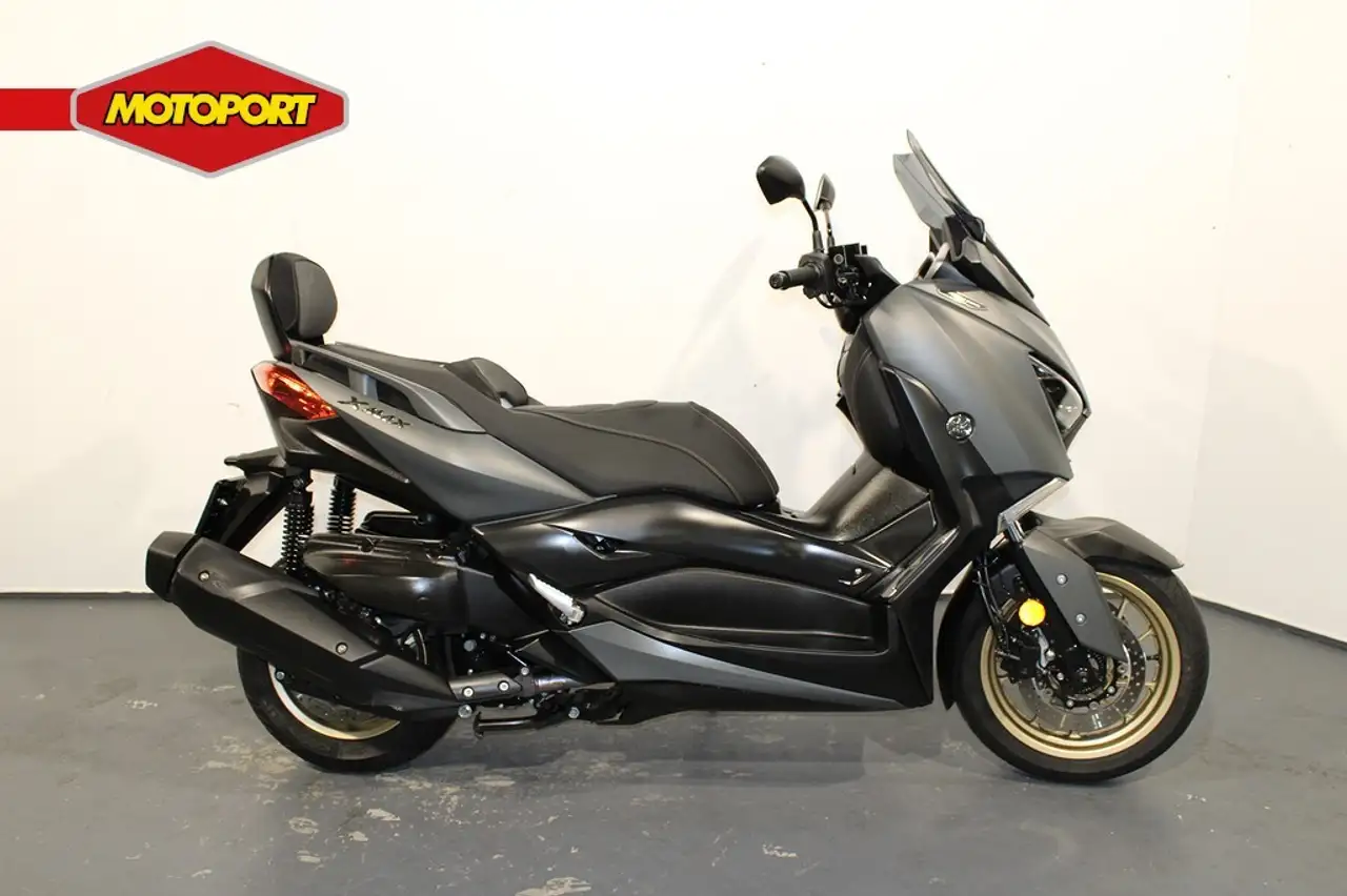 Yamaha X-Max 400