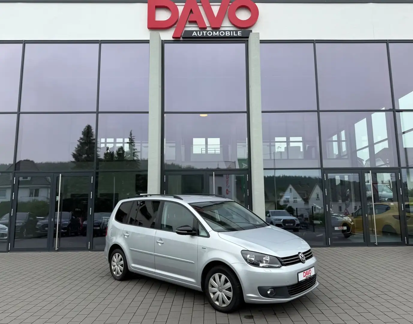 Volkswagen Touran 1.4 TSI Match DSG/AHK/Teilleder Silber - 1