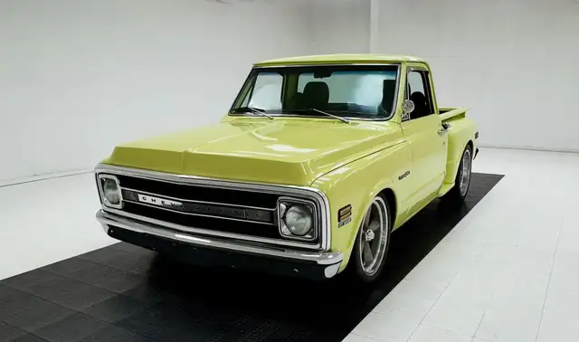 Chevrolet C10 Custom Deluxe Step Side Short Bed Pickup