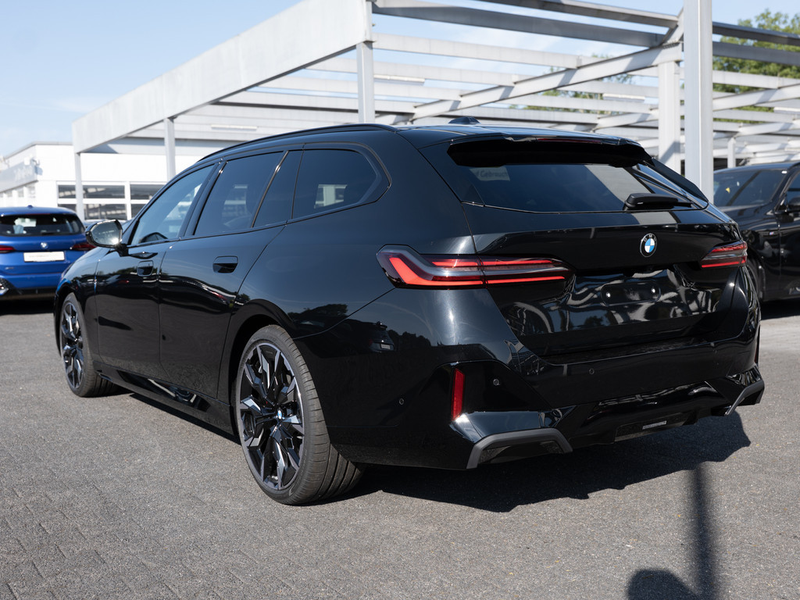 BMW 540 d Touring xDrive M-Sport Pro 360° LED HUD — photo 7
