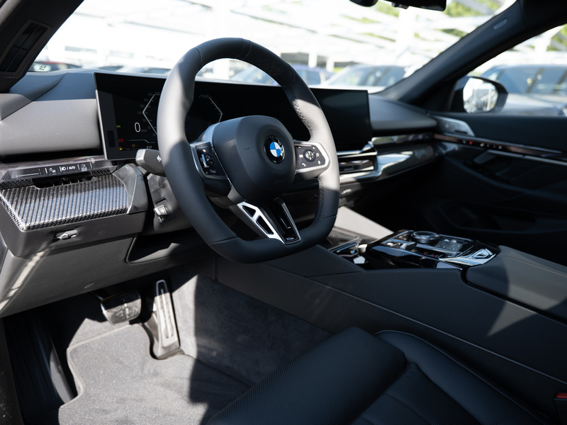BMW 540 d Touring xDrive M-Sport Pro 360° LED HUD — photo 9