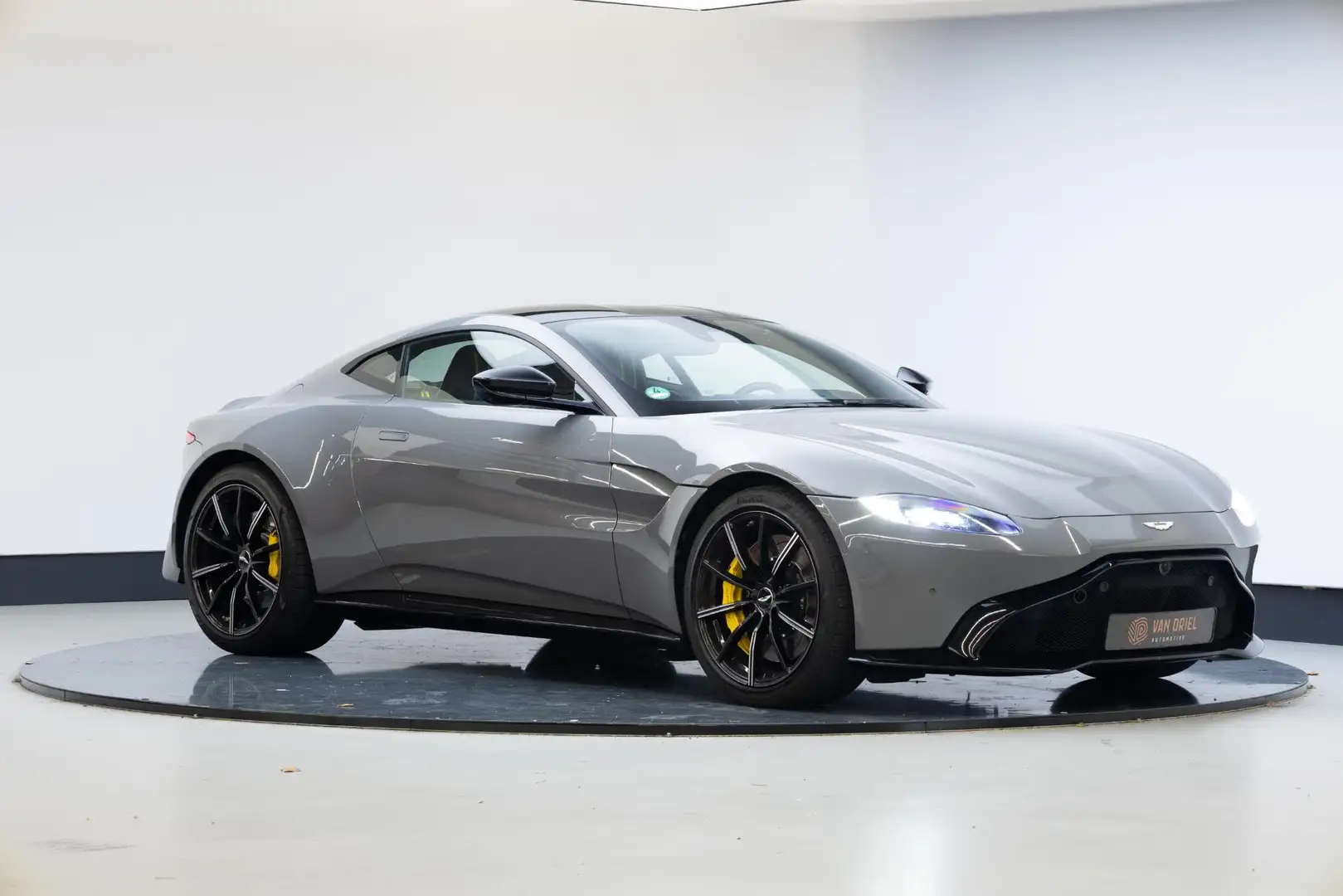 Aston Martin Vantage 4.0 V8 | 20 Inch | Gloss Black pack | Grau - 1
