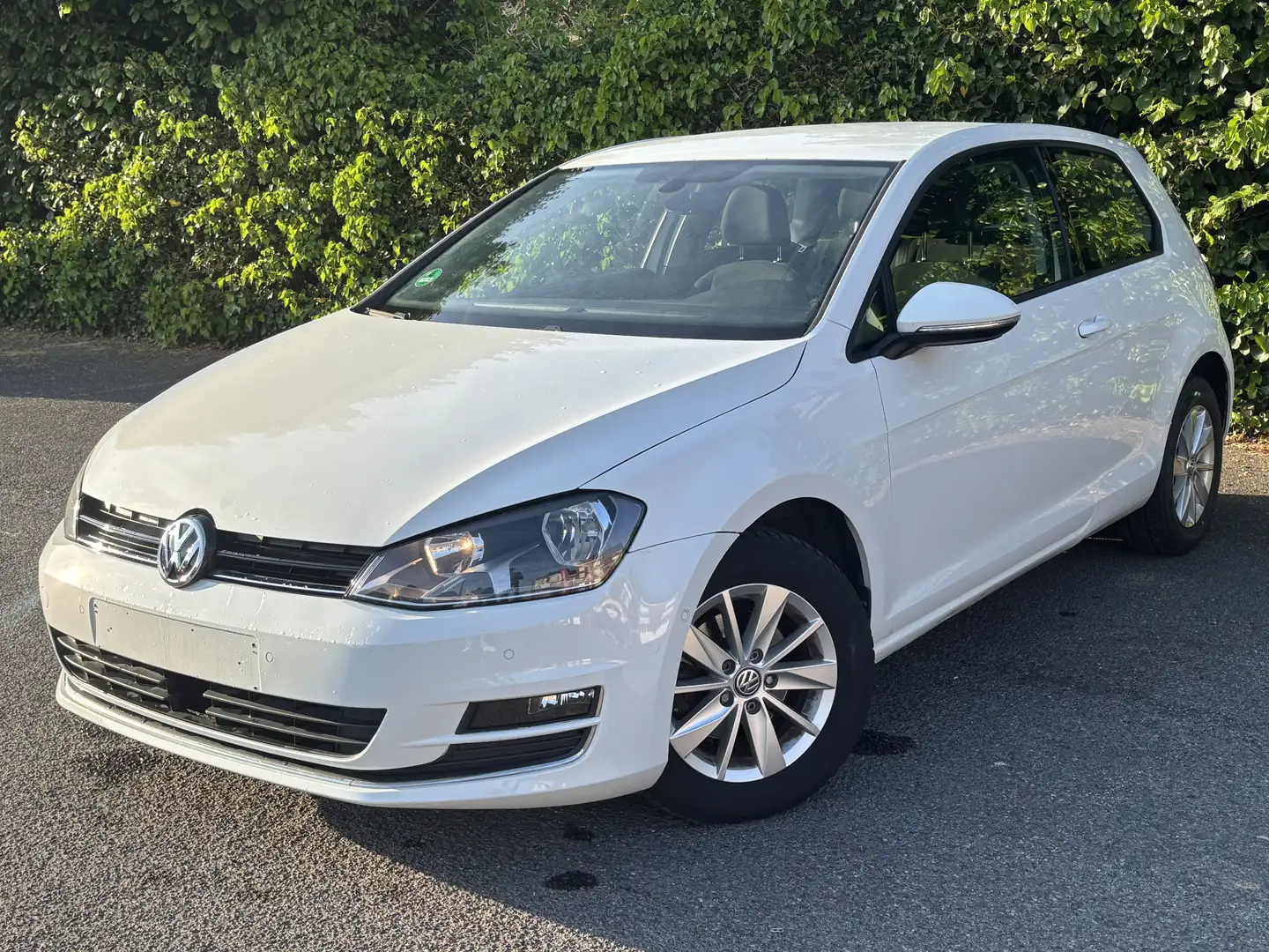 Volkswagen Golf 1.2 TSI / 1ER MAIN / CLIM / NAV - 1