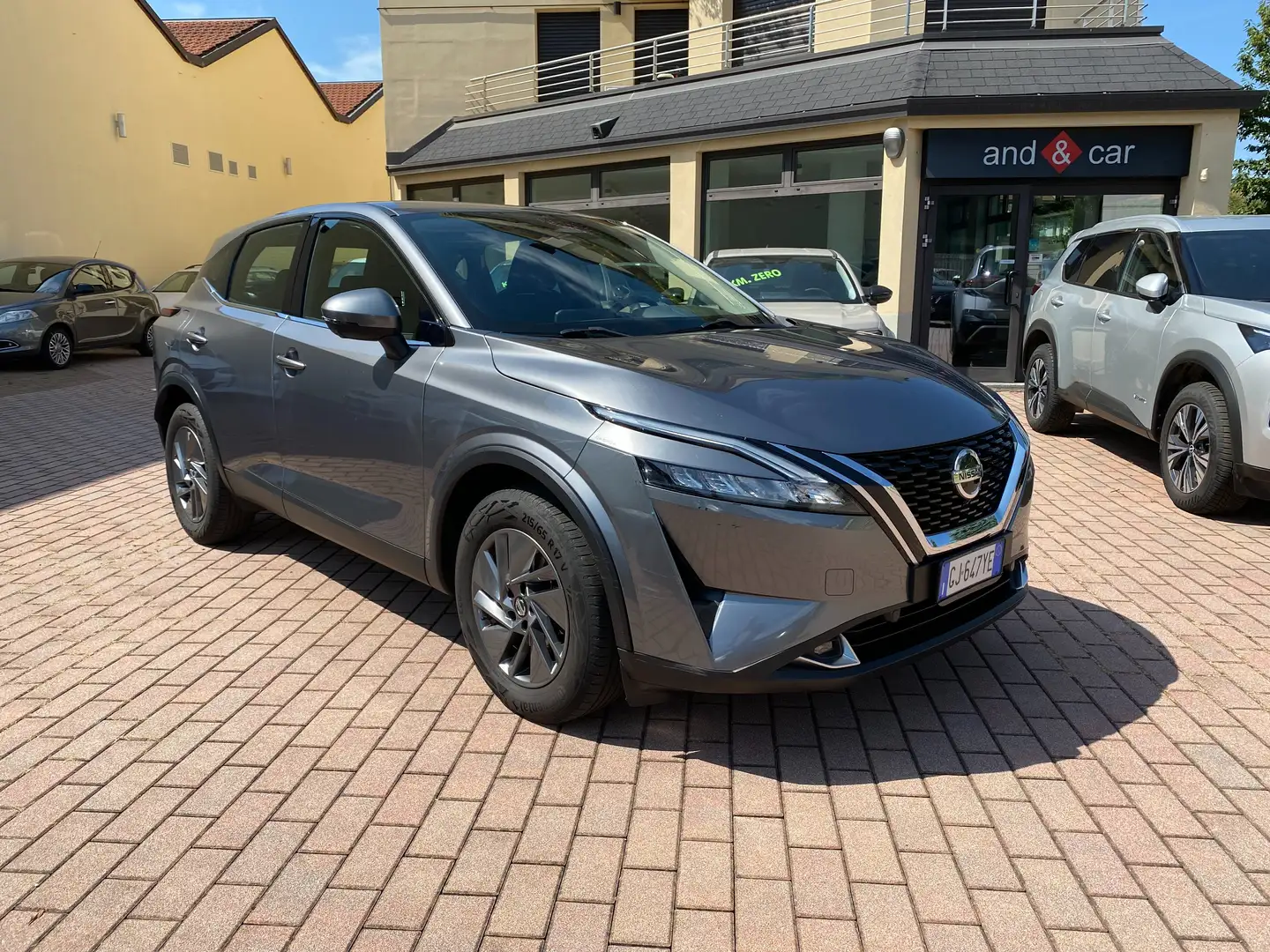 Nissan Qashqai Qashqai 1.3 mhev Business 2wd 140cv Gris - 1