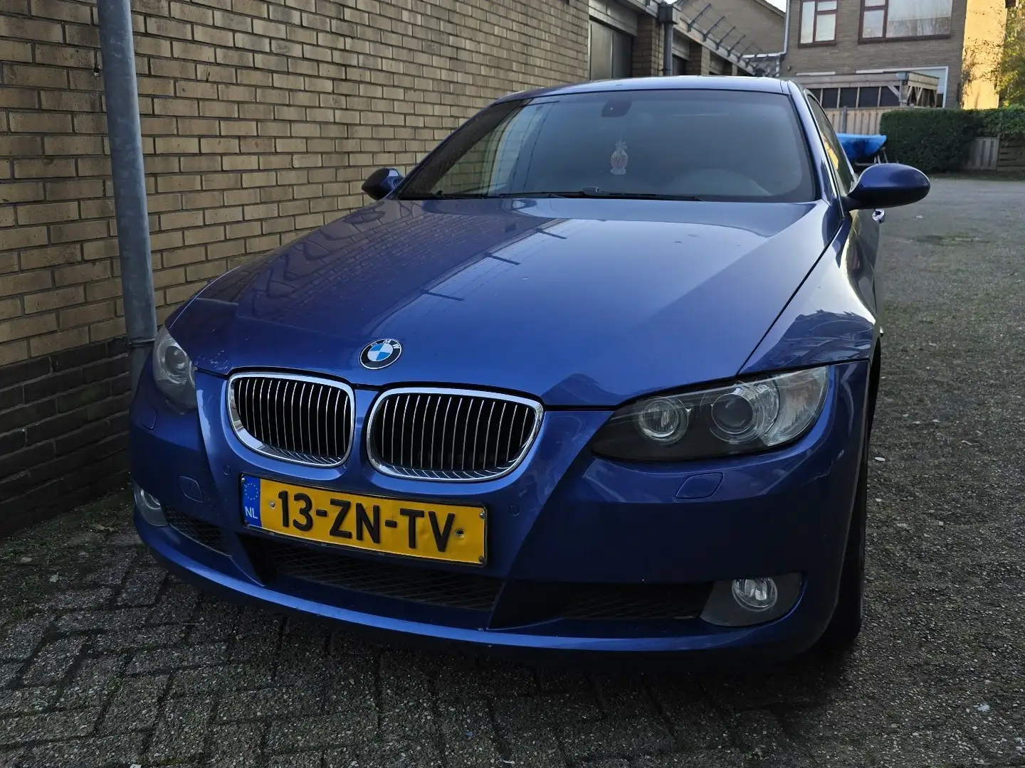 BMW 330 325i Executive Modrá - 1