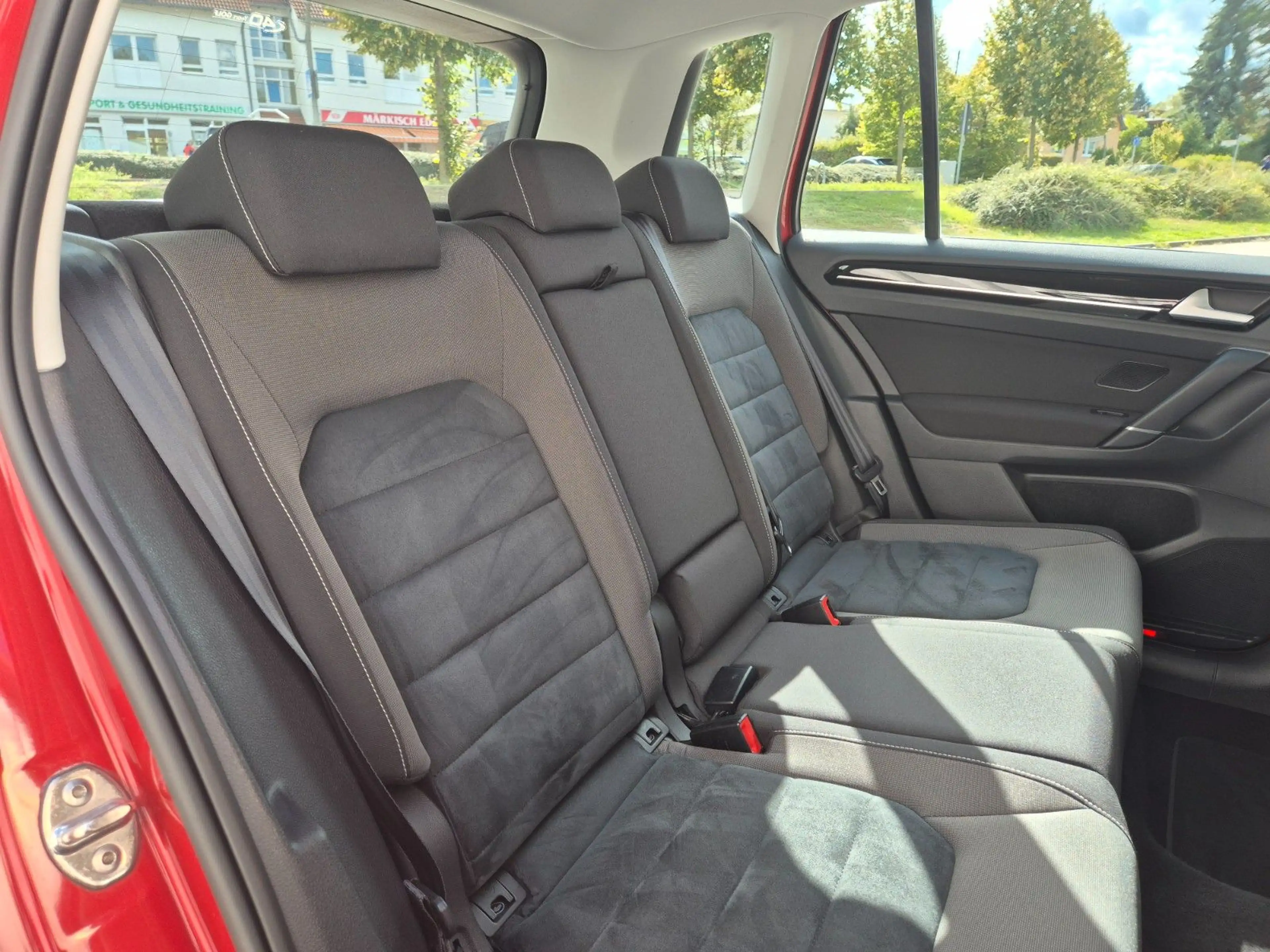 Volkswagen Golf Sportsvan VII Highline AUTOMATIK, AHK, 2.HD — photo 7