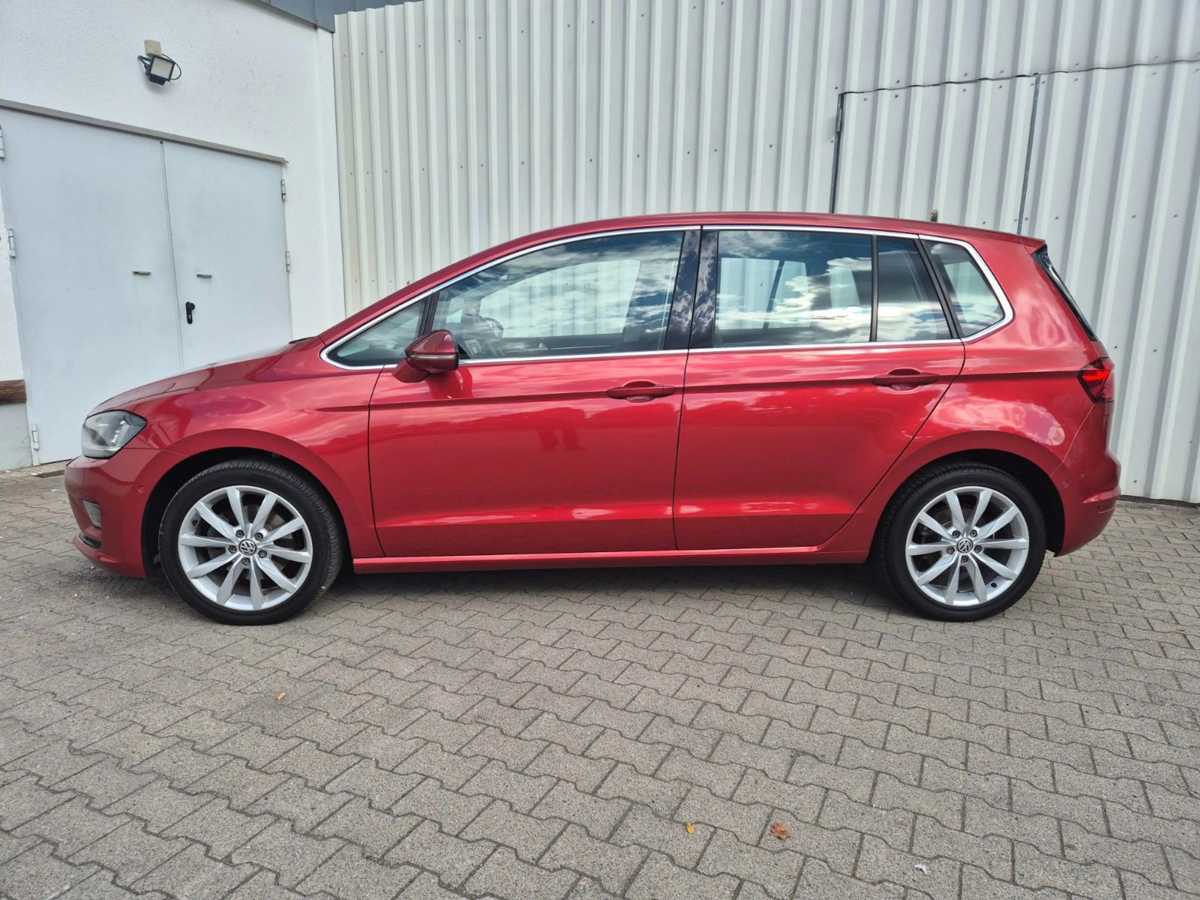 Volkswagen Golf Sportsvan VII Highline AUTOMATIK, AHK, 2.HD — photo 2