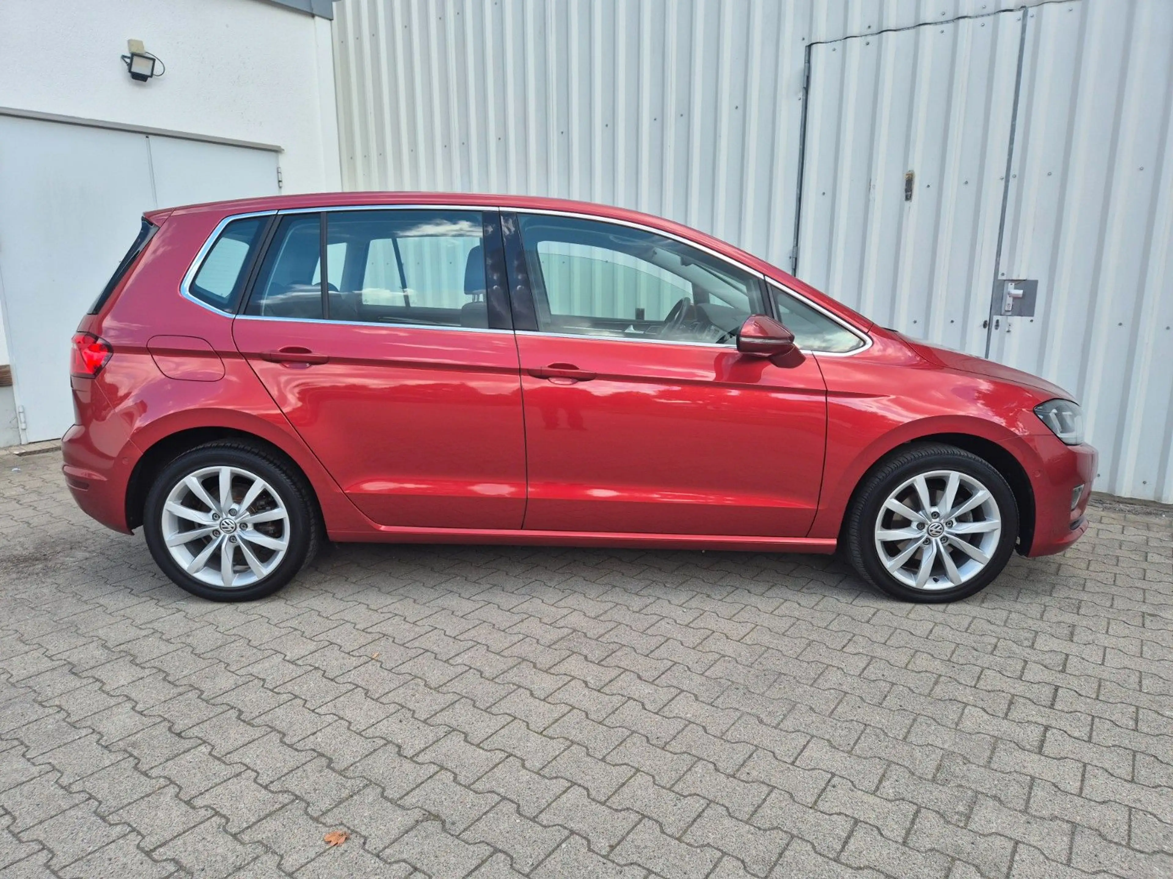 Volkswagen Golf Sportsvan VII Highline AUTOMATIK, AHK, 2.HD — photo 17