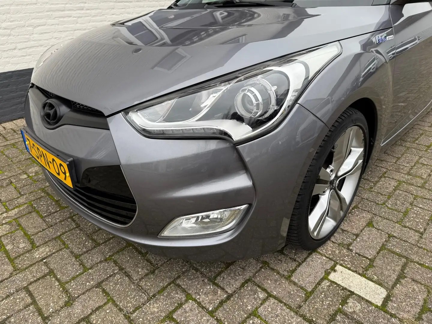 Hyundai VELOSTER 1.6 GDI i-Vision/ Pano/ Camera/ Cruise Control/ EC siva - 2