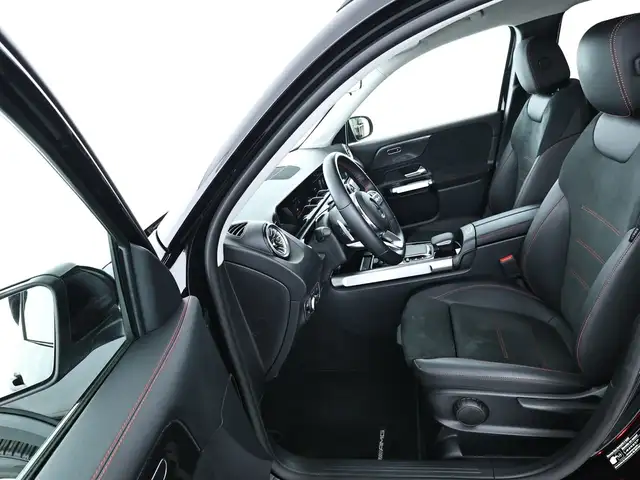 Mercedes-Benz GLB view 8