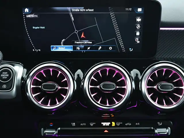 Mercedes-Benz GLB view 12