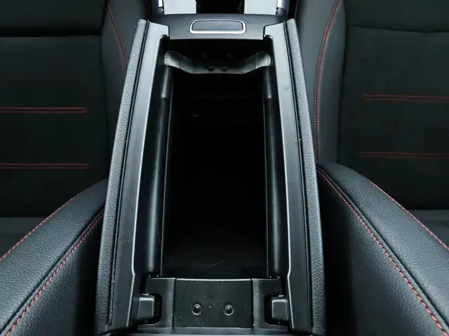 Mercedes-Benz GLB view 14