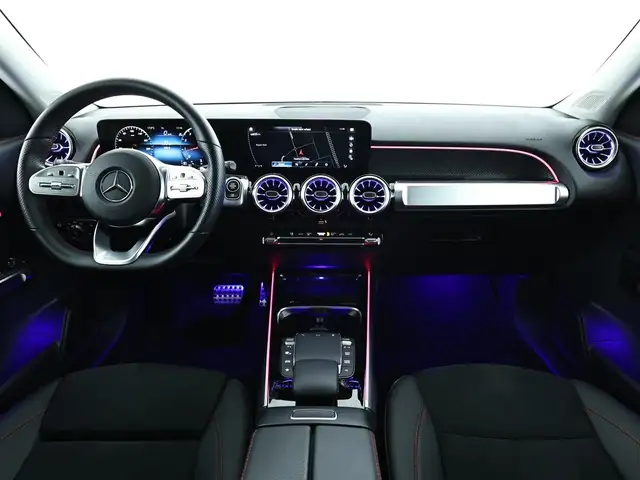 Mercedes-Benz GLB view 9