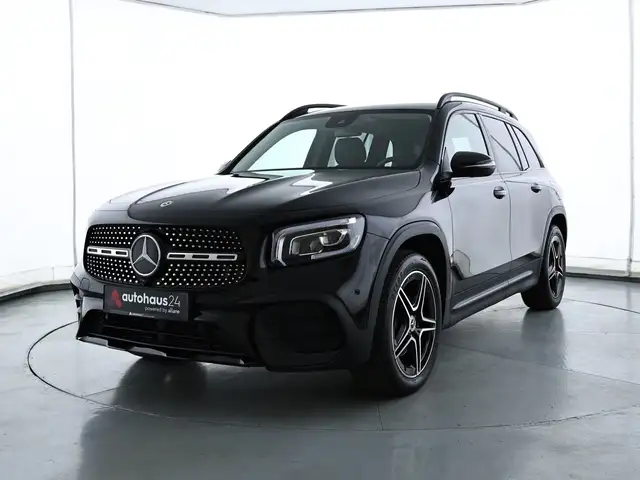 Mercedes-Benz GLB view 3