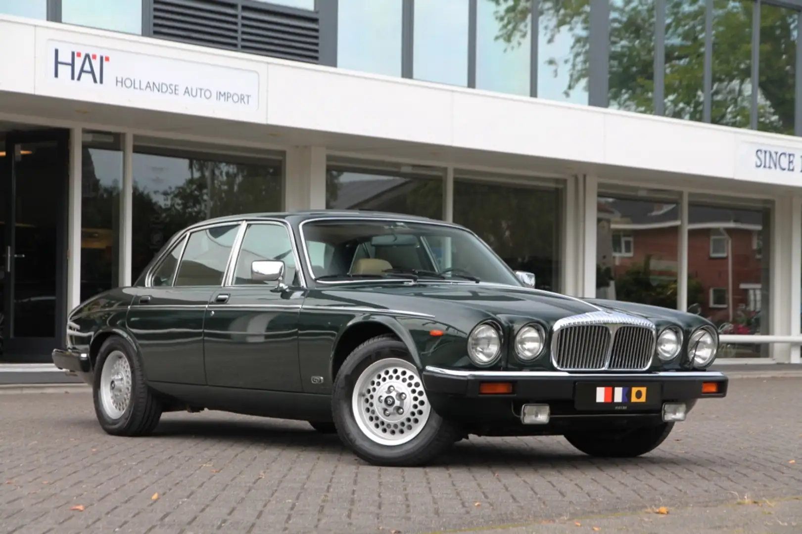 Daimler Double Six 5.3 V12 VandenPlas Verde - 1