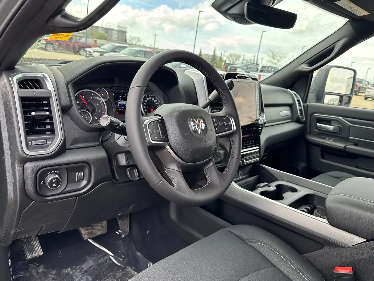 RAM 3500 снимка RAM 3500