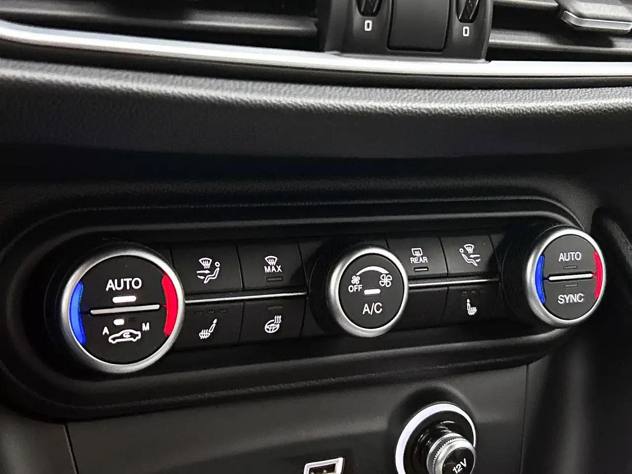 Alfa Romeo Stelvio 2022 — фото 31