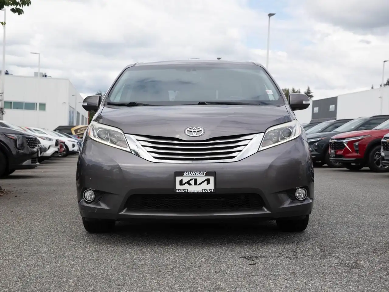 Toyota Sienna photo Toyota Sienna