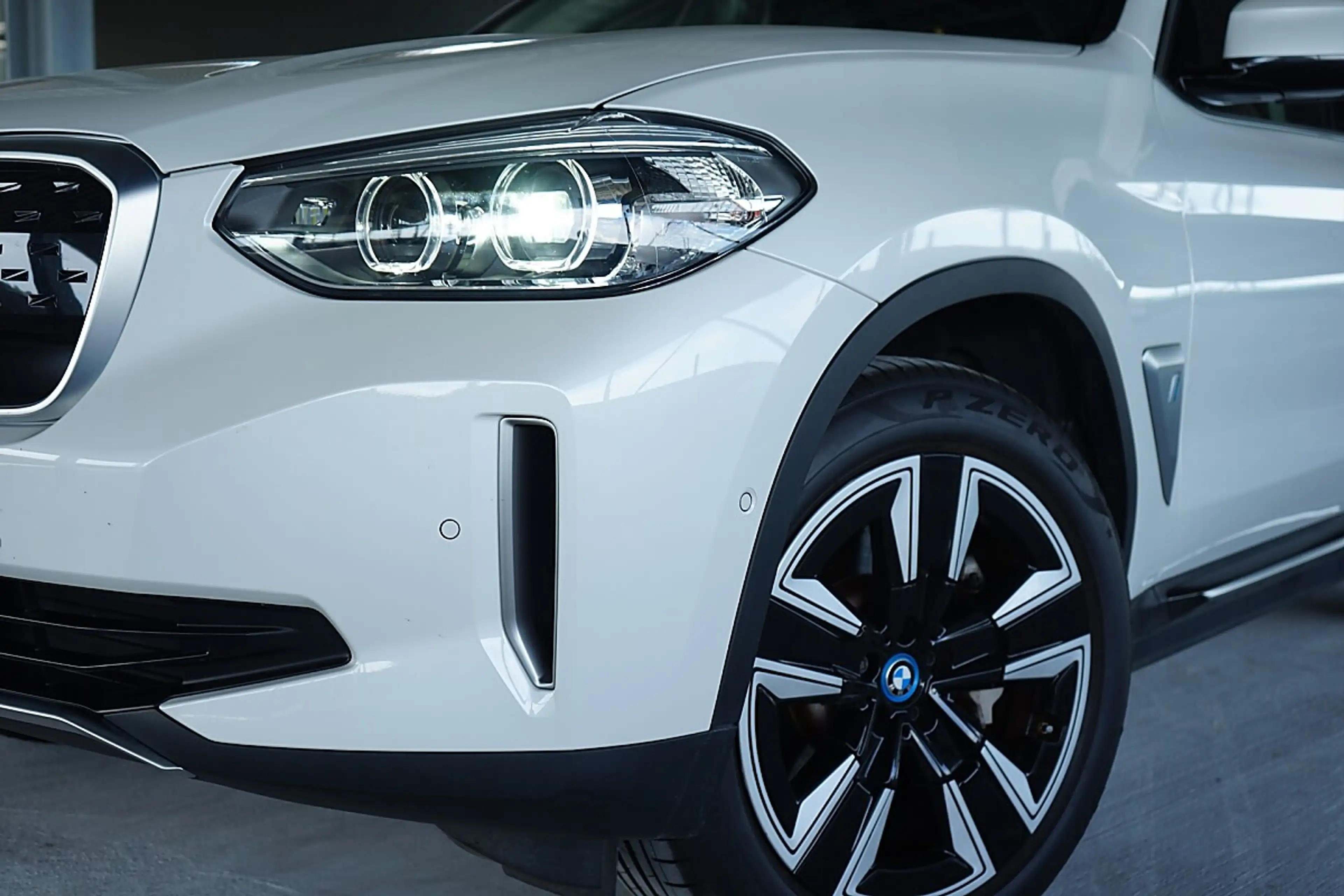 BMW iX3 * PANO * ACC * LED * Driving Assi * Live Cockpi... — photo 10