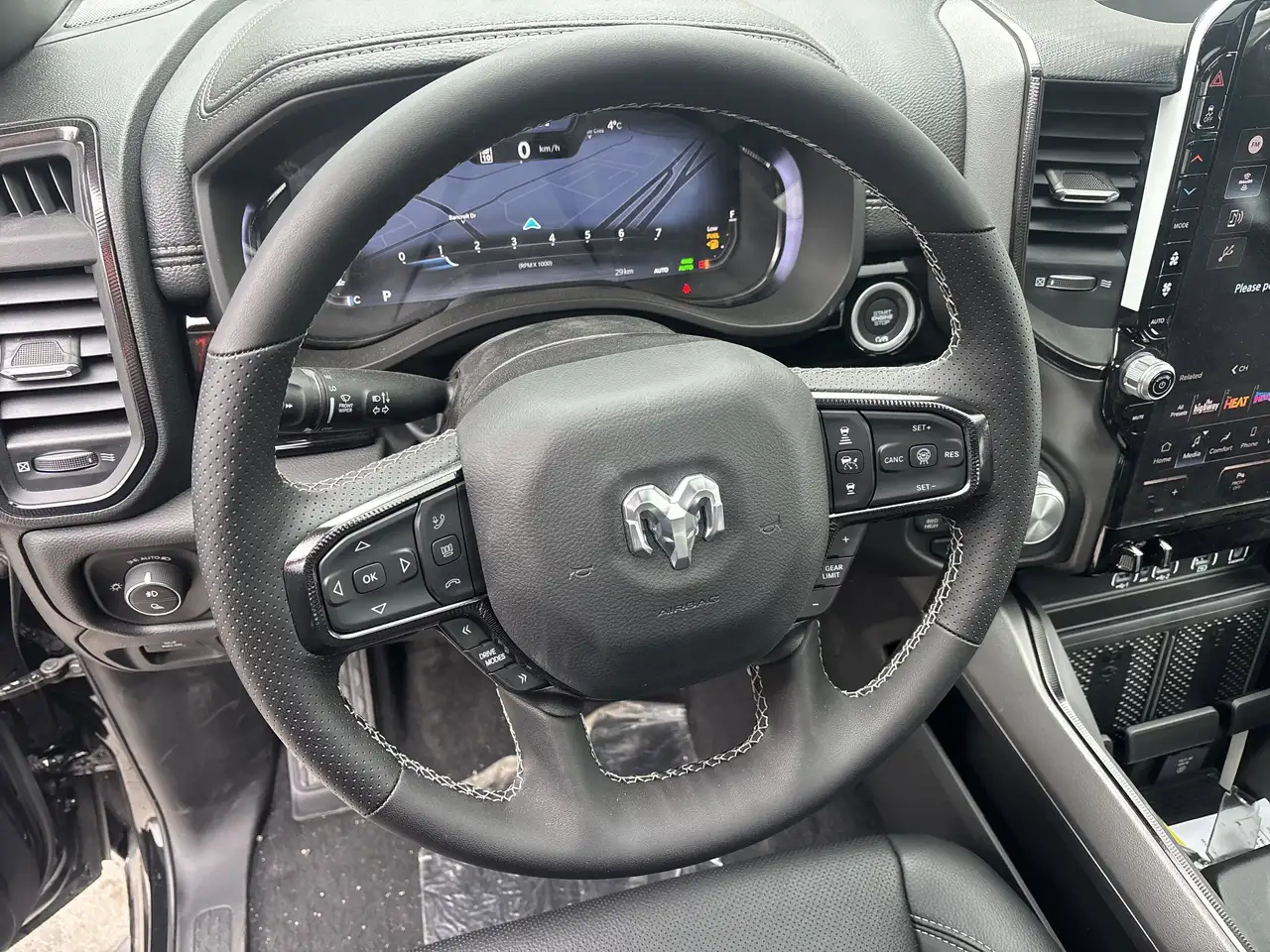 RAM 1500 снимка RAM 1500