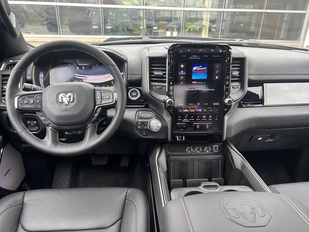 RAM 1500 снимка RAM 1500