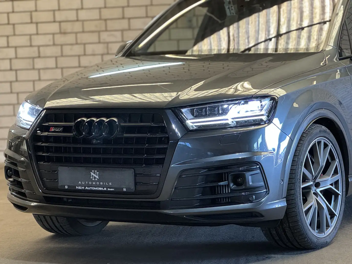 Audi SQ7 4.0 TDI quattro Matrix Panorama AHK 7 Sitze - 2