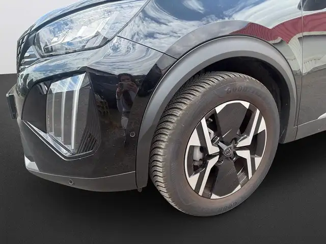 Peugeot 2008 view 10