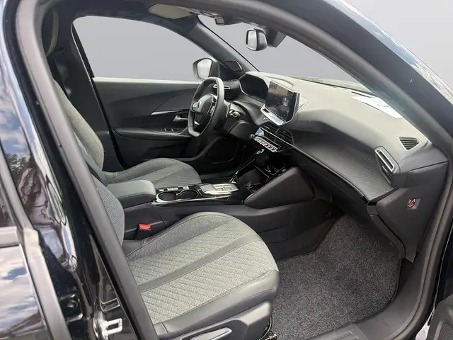 Peugeot 2008 view 12
