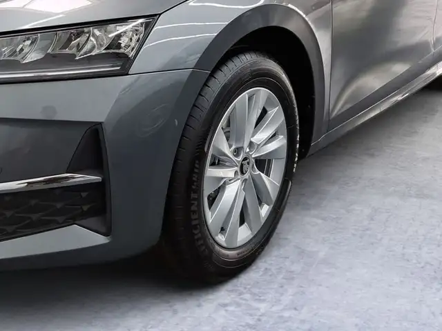 Skoda Octavia view 6