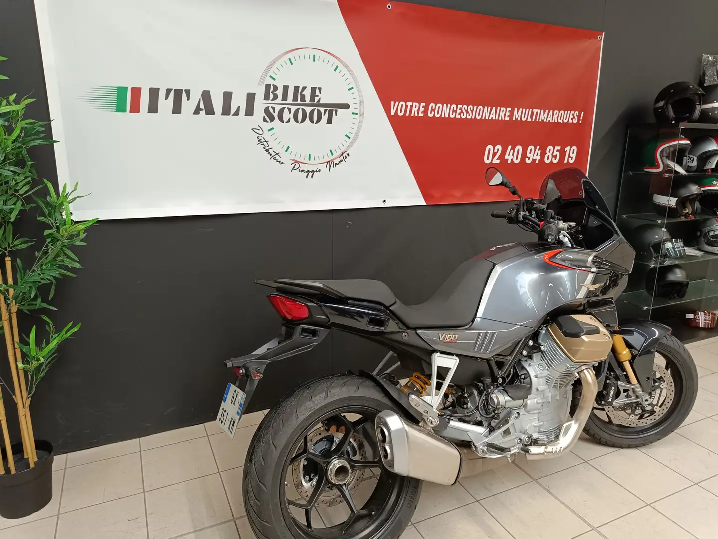 Moto Guzzi V 100 - 2