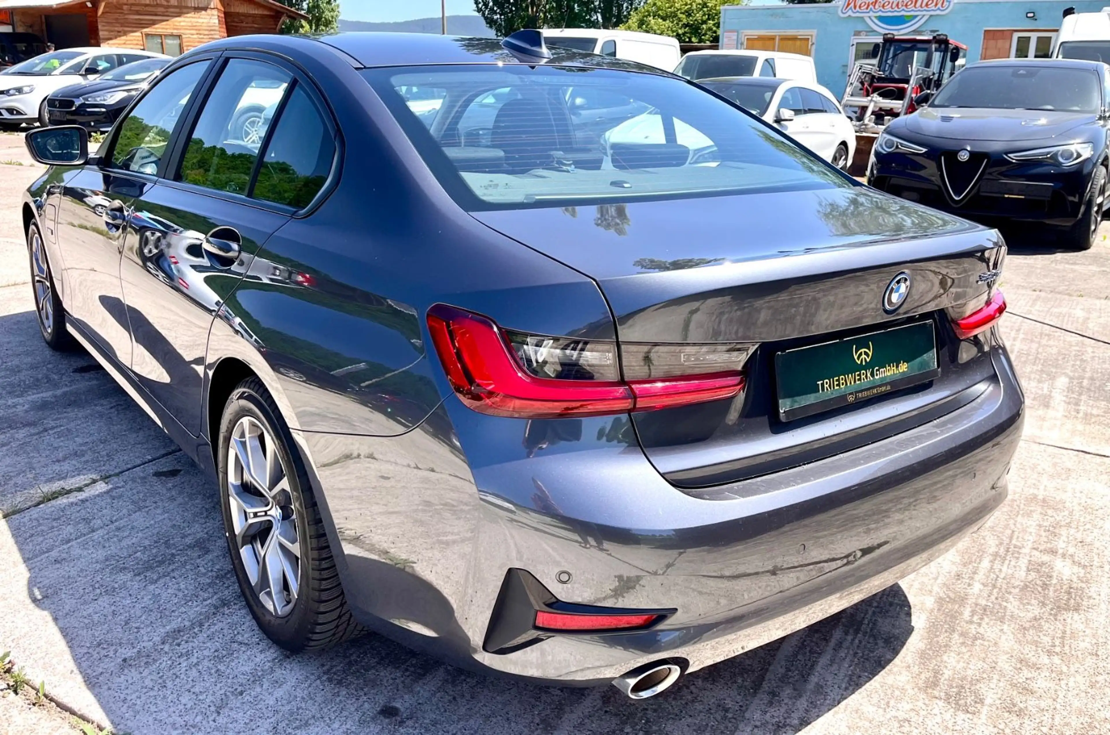 BMW 320 e Hybrid Navi LED DAB AHK 3 Zonen Klima — photo 7