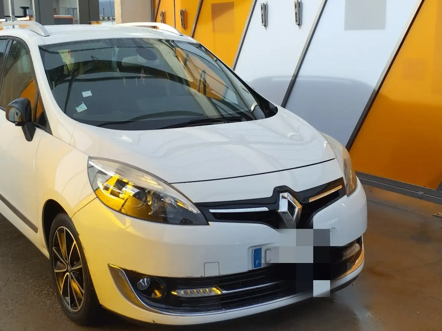 Renault Grand Scenic Scénic III dCi 110 FAP eco2 Bose EDC 5 pl Weiß - 1