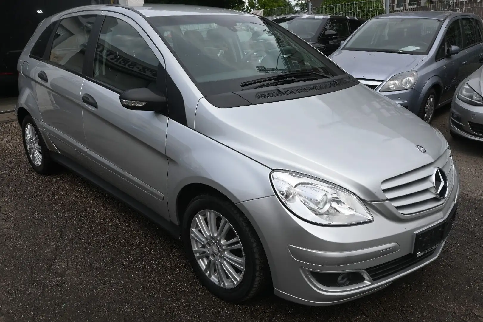Mercedes-Benz B 170 B -Klasse *Automatik*Navi*Klima*Scheckheft Silber - 2