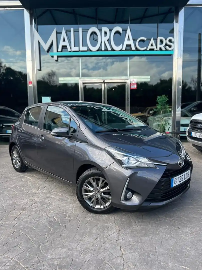 Toyota Yaris 1.5 Active Tech Gris - 2