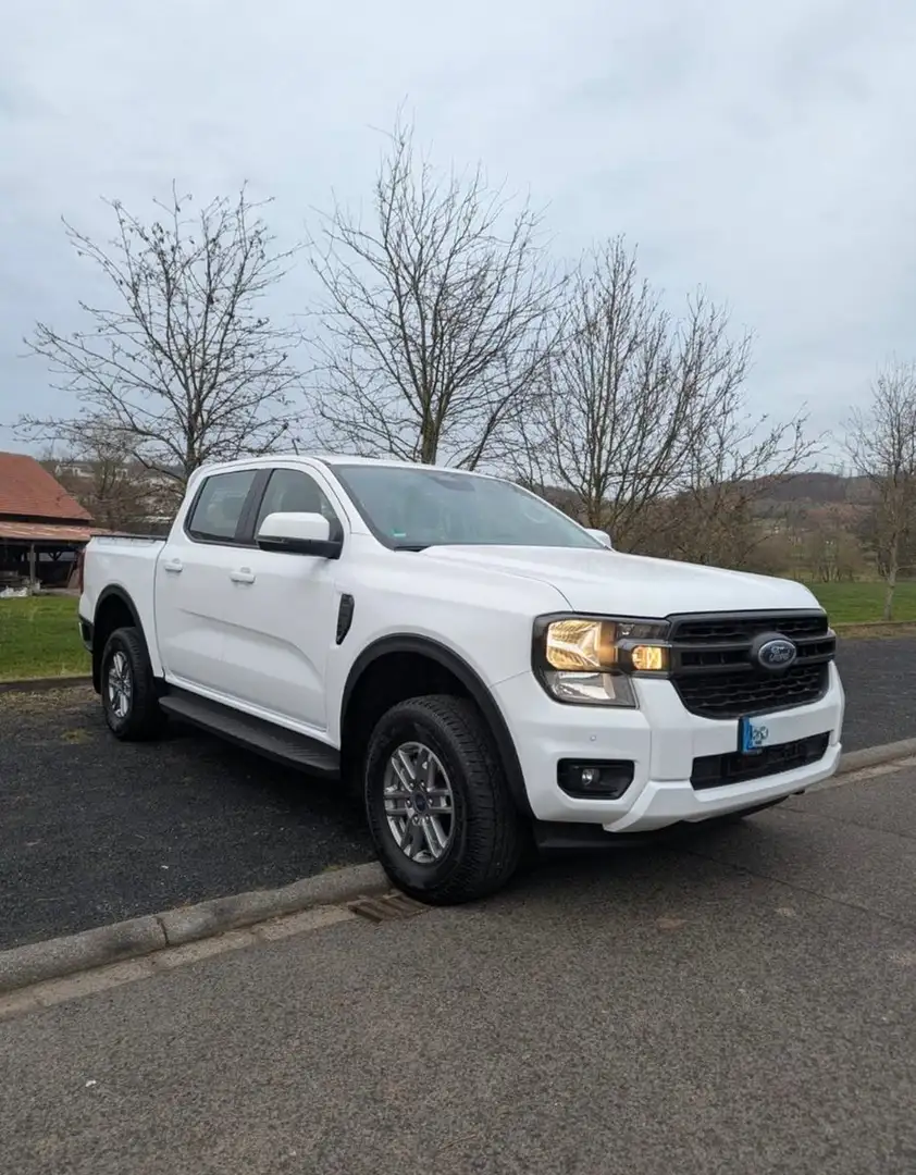 Ford Ranger XLT 4x4 NEUES MODELL*KLIMA*AHK*1.HAND*... Weiß - 1