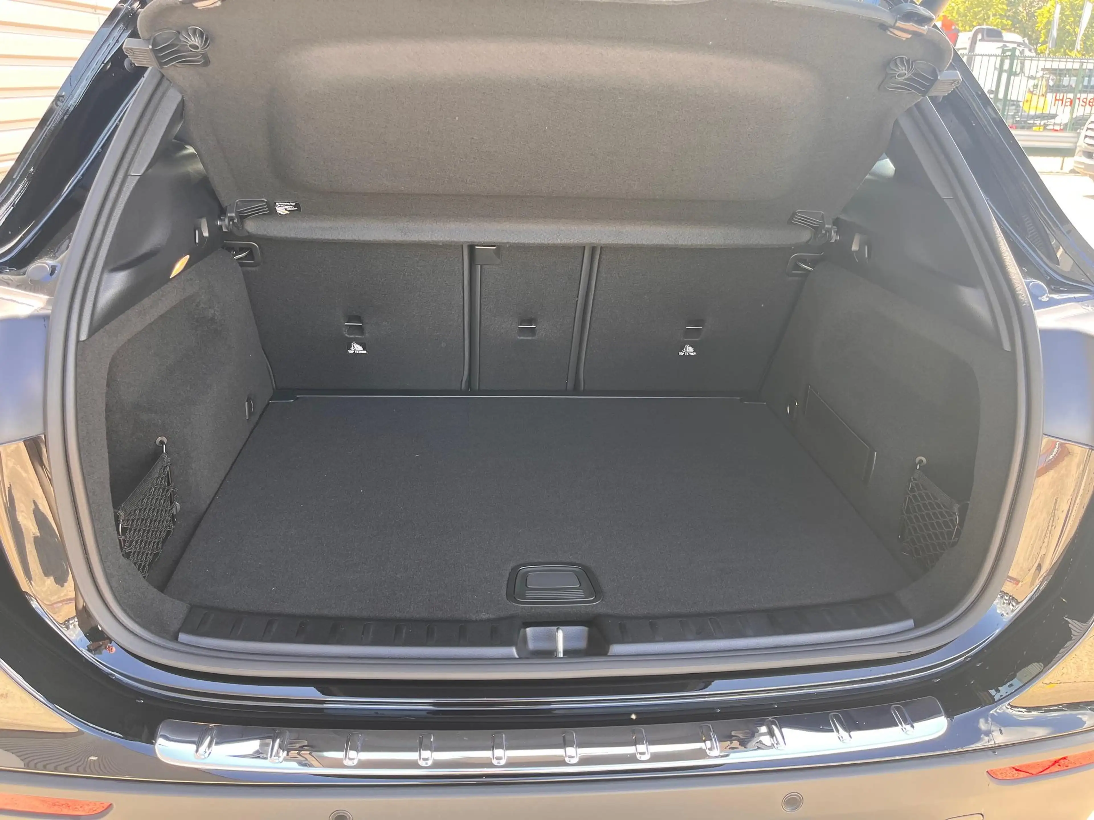 Mercedes-Benz GLA 180 Essential Line + trekhaak — photo 7