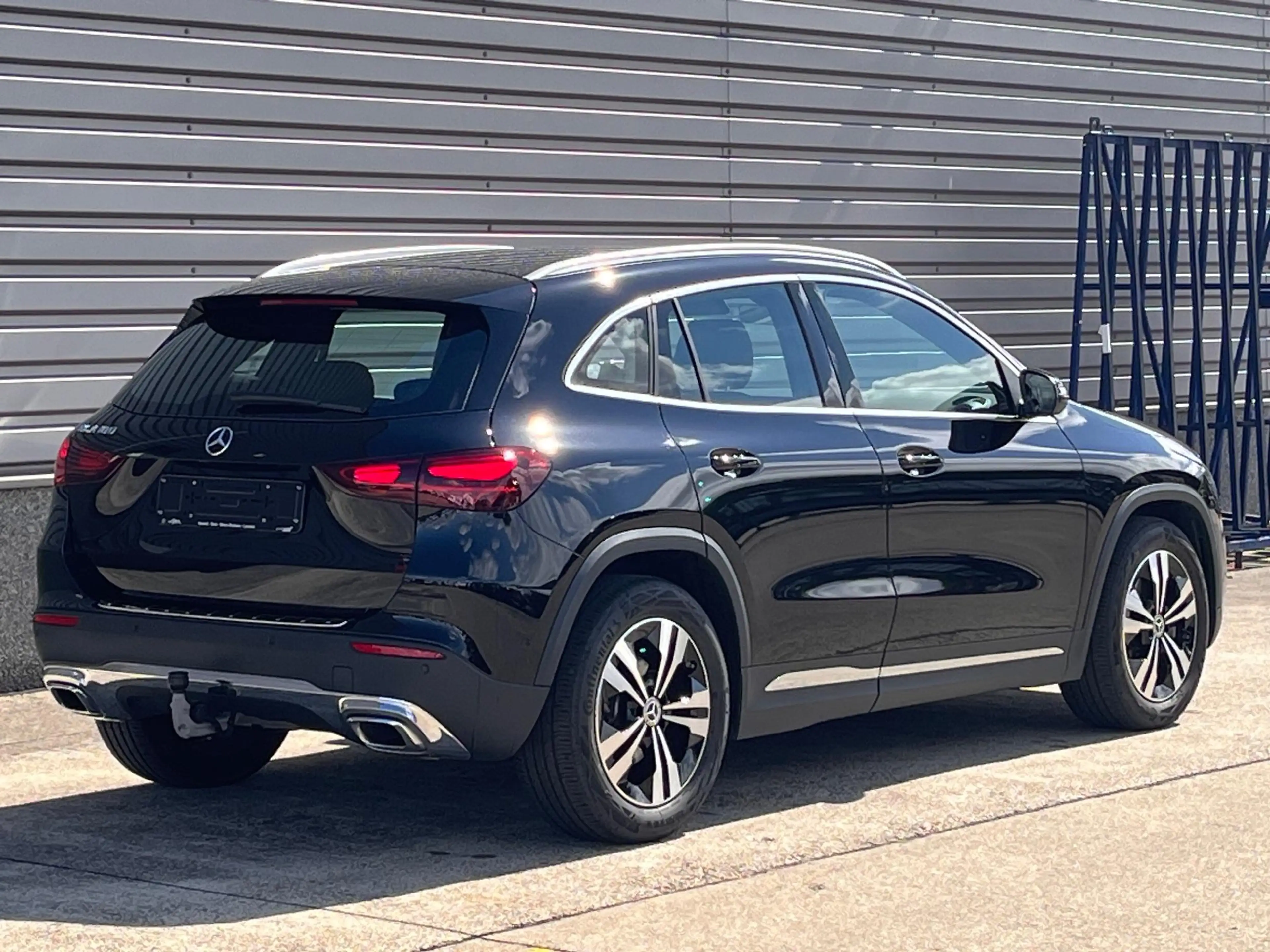 Mercedes-Benz GLA 180 Essential Line + trekhaak — photo 5
