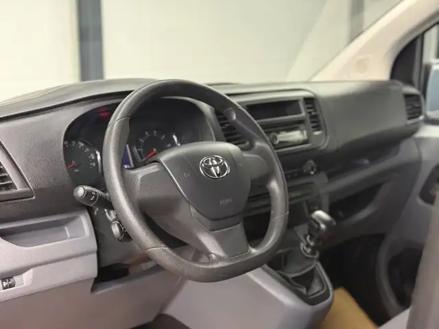 Toyota Proace view 18