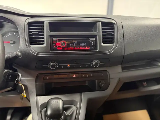 Toyota Proace view 28
