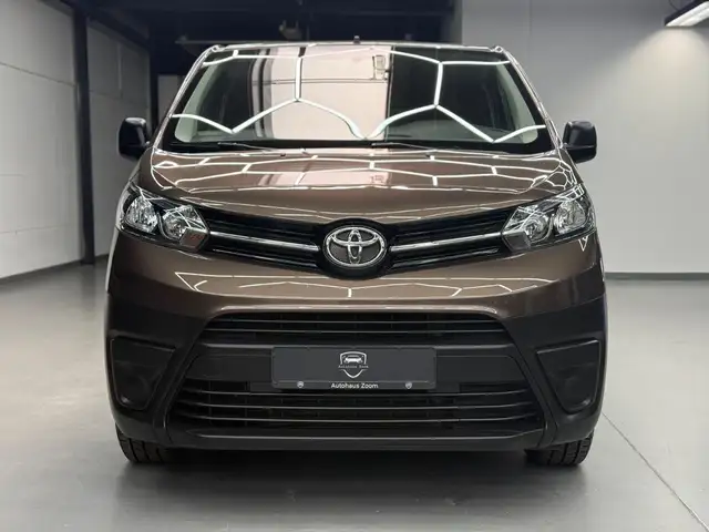 Toyota Proace view 17