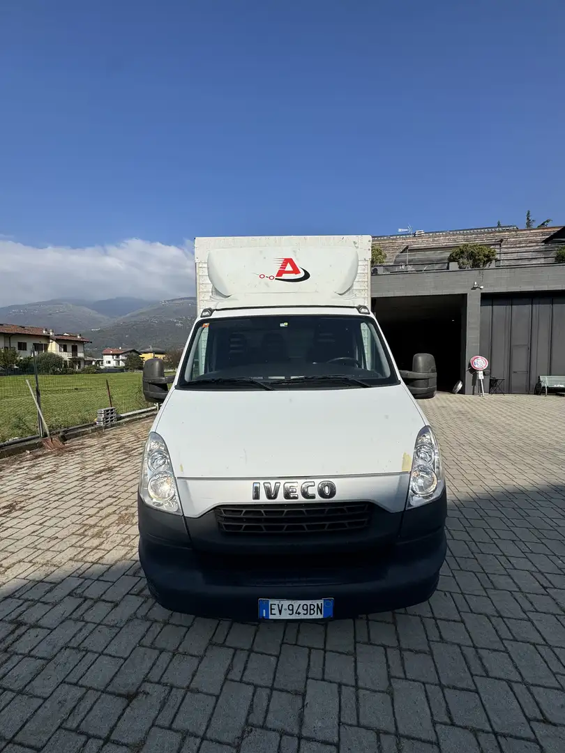 Iveco Daily cassone 4,30x2,30x2,10 - 1