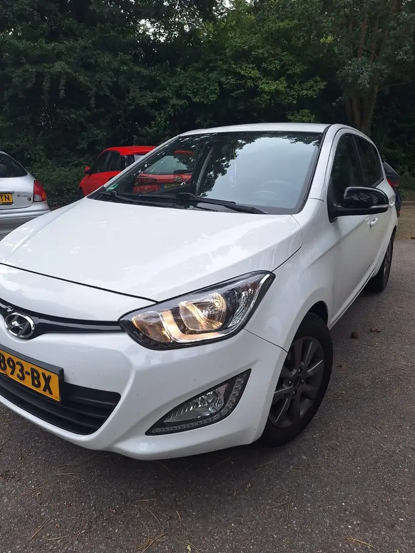 Hyundai i20 1.2 *LPG*AIRCO*BT*CRUISE CONTROL* Wit - 2