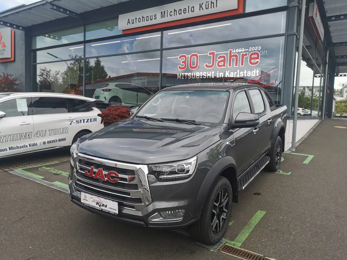 Volkswagen Amarok JAC 8 Pro Pick Up Mitsubishi-Motor - 3 Jahre Garan Gri - 1