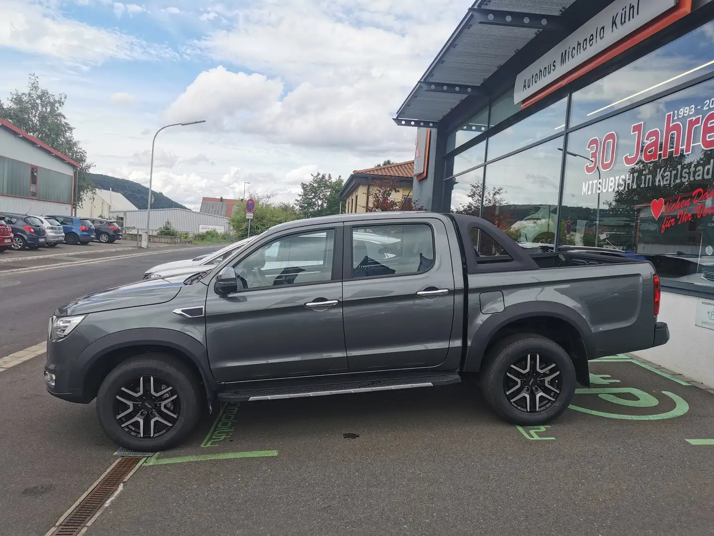 Volkswagen Amarok JAC 8 Pro Pick Up Mitsubishi-Motor - 3 Jahre Garan Gri - 2