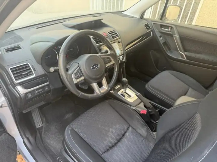 Subaru Forester 2.0i Executive CVT 2017, foto 9