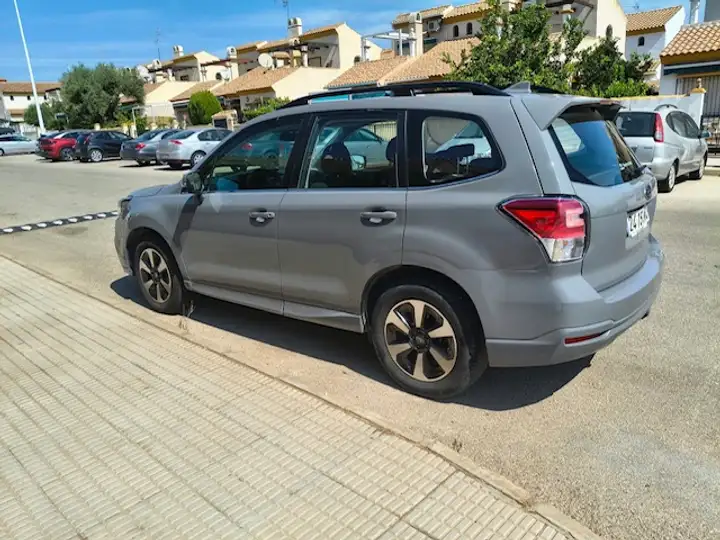 Subaru Forester 2.0i Executive CVT 2017, foto 6