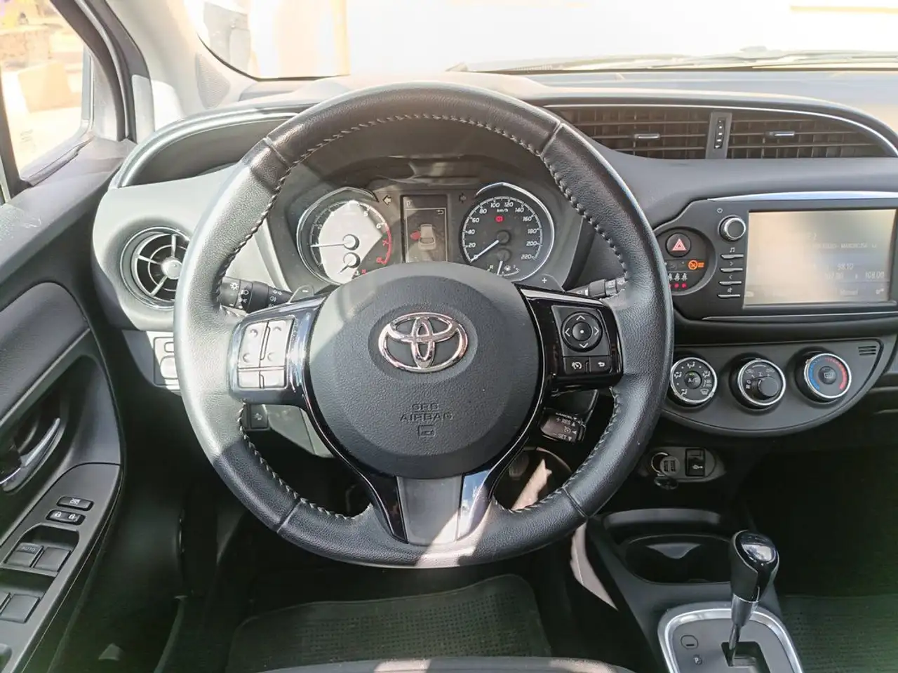 Toyota Yaris Yaris — photo 22